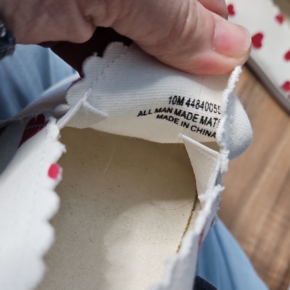 Cato Women’s White with Red Heart Pattern Slip On Loafer Flat Shoes 10M - Picture 8 of 10